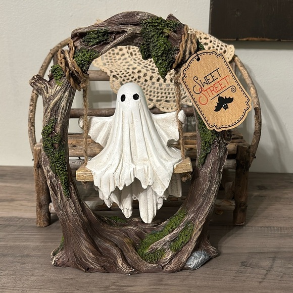 SWEET STREET Ghost on Tree Swing Halloween Tabletop Decoration NEW TIKTOK VIRAL - Picture 1 of 10